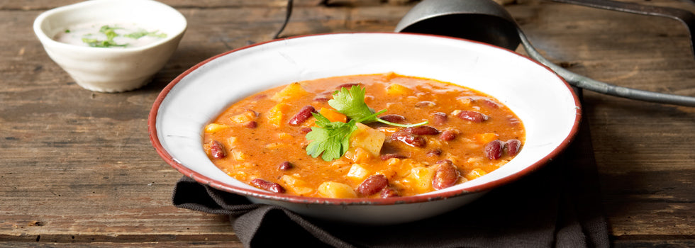 Gulášová fazolová polévka