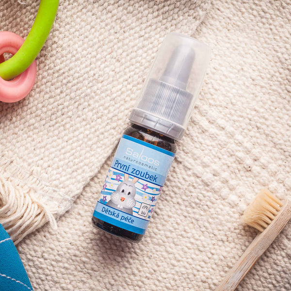 Saloos Dětský masážní olej První zoubek BIO (10 ml)