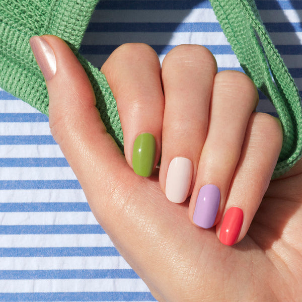 Manucurist Green Flash LED gel lak na nehty - Créme (15 ml)