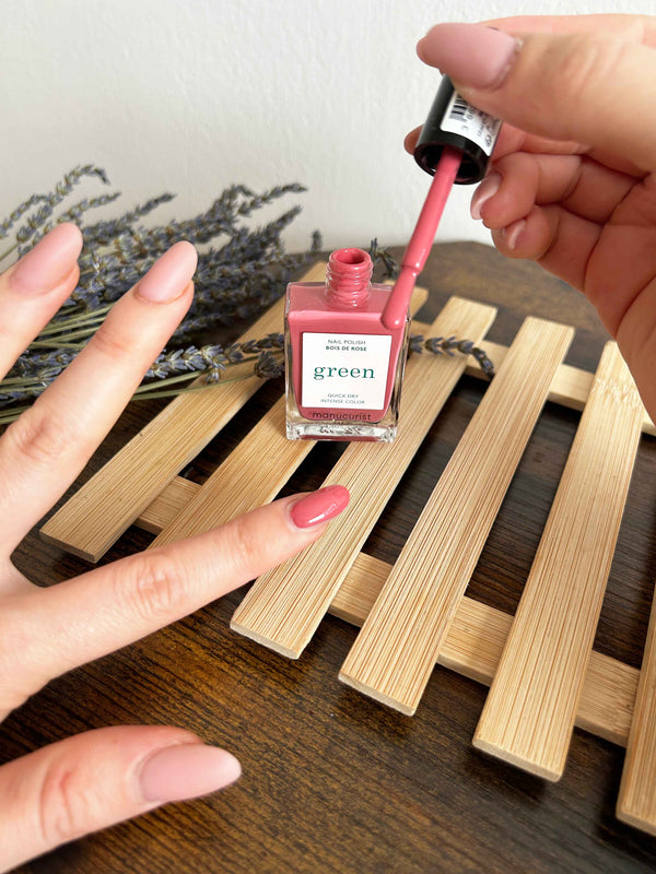 Manucurist Green schnoucí lak na nehty - Bois de rose (15 ml)