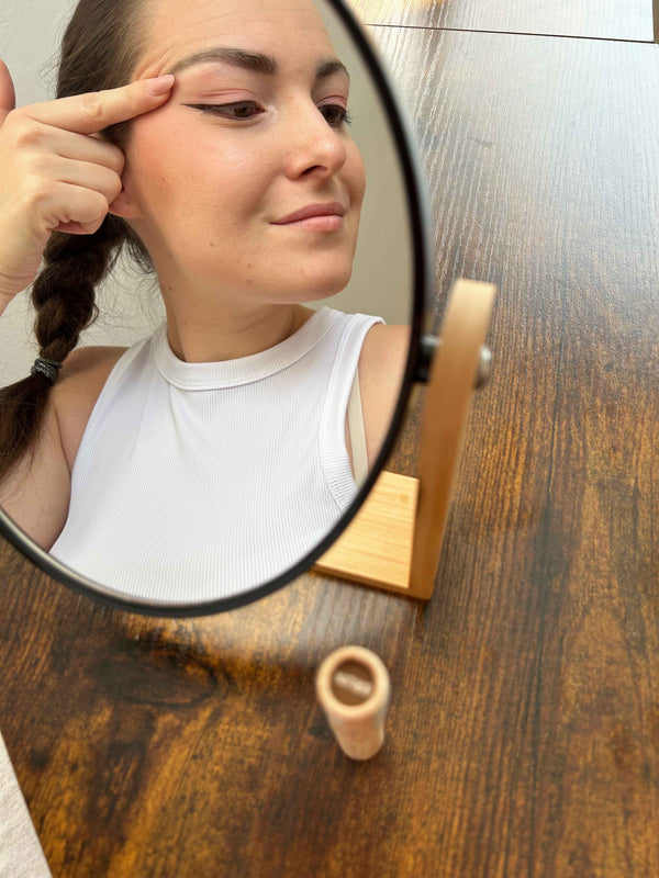 SO’BiO étic Tekuté oční linky BIO - 01 černá (3 ml)