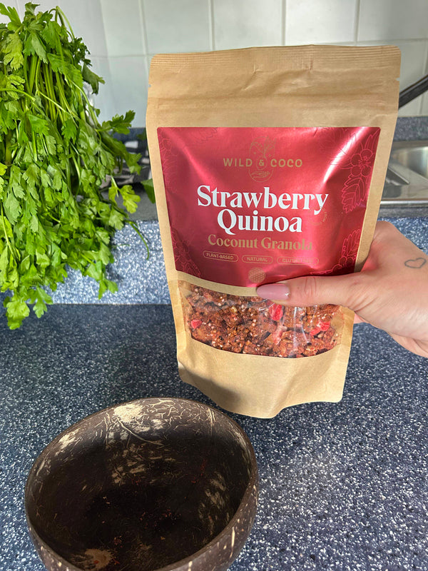 Wild & Coco Jahodová granola Quinoa & Coconut (220 g)