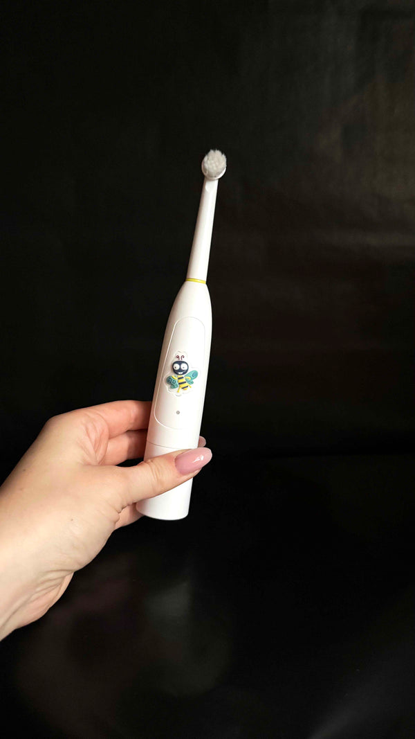 Jack n' Jill Dětský elektrický zubní kartáček s melodií Buzzy Brush