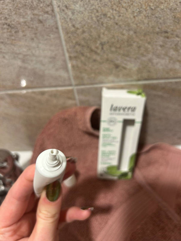 Lavera SOS gel na akné BIO (15 ml)