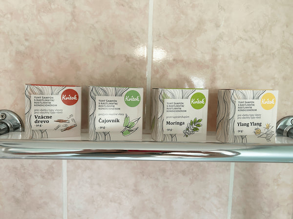 Kvitok Tuhý šampon s kondicionérem proti lupům Moringa