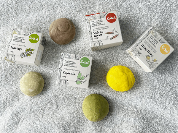 Kvitok Tuhý šampon s kondicionérem proti lupům Moringa