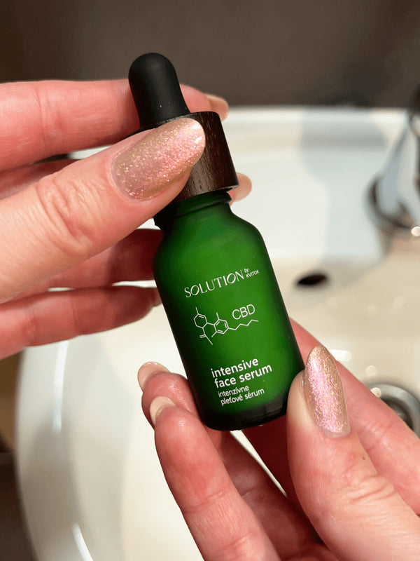 Kvitok Solution Intenzivní konopné pleťové sérum (15 ml)