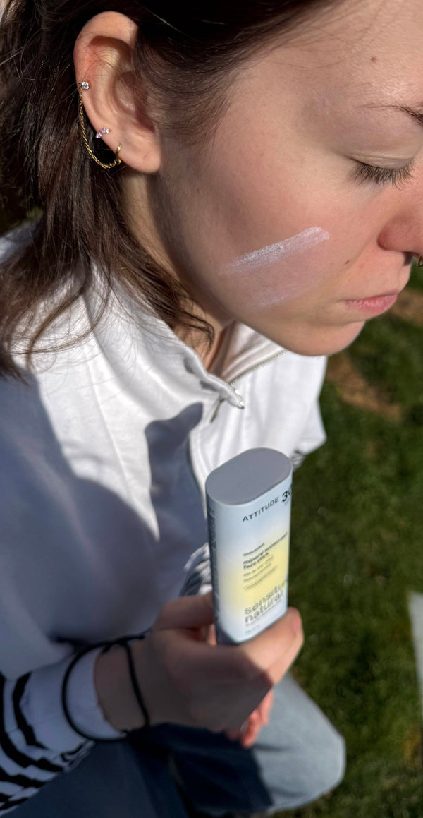 Attitude Opalovací krém v tyčince SPF 30 pro citlivou a atopickou pokožku - tvář a rty (20 g)