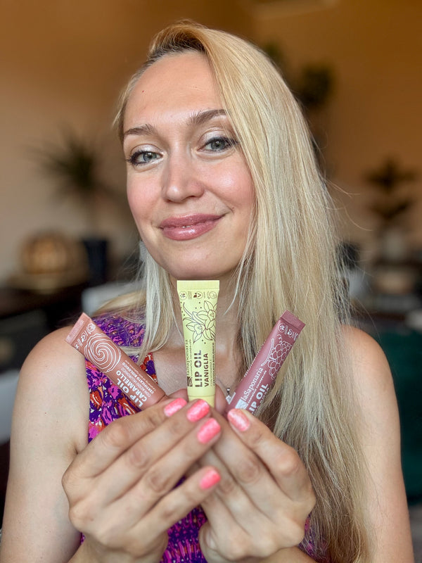 laSaponaria Vyživující olej na rty s karamelem BIO - Warm Nude (12 ml)