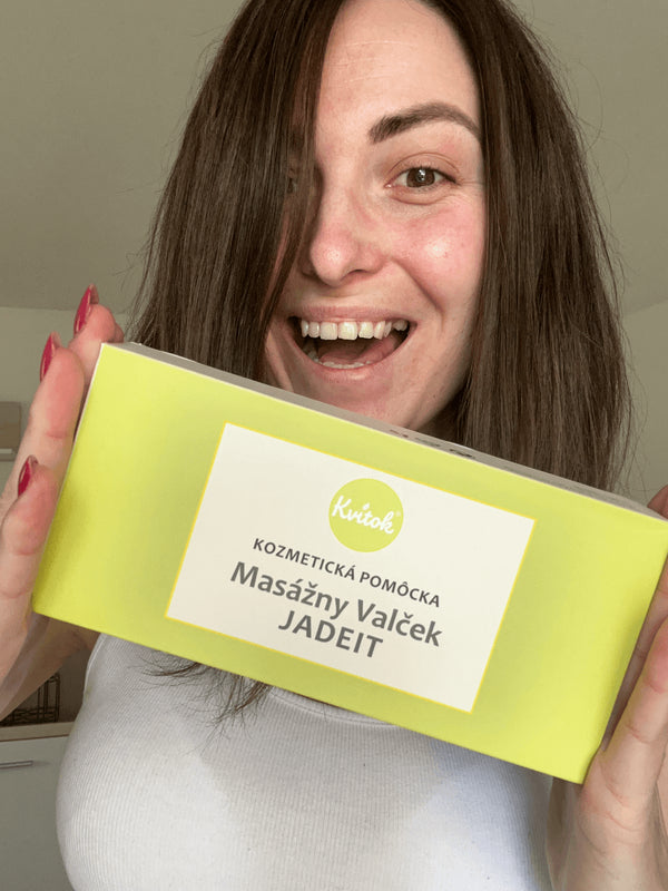 Kvitok Masážní váleček na obličej JADEIT