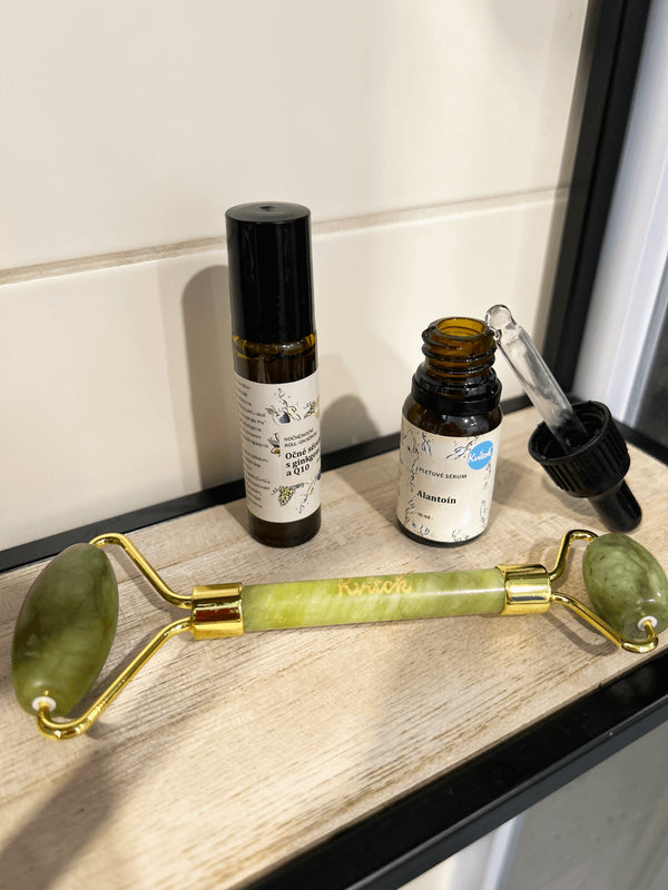 Kvitok Masážní váleček na obličej JADEIT