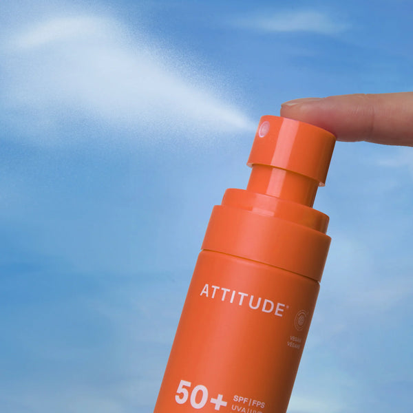 Attitude Opalovací mléko ve spreji SPF 50 - tropický kokos (75 ml)