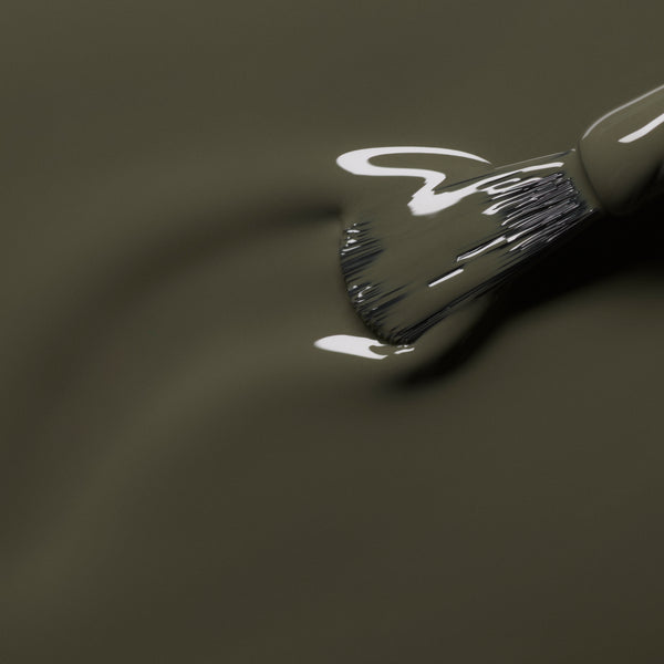 Manucurist Green schnoucí lak na nehty - Khaki (15 ml)