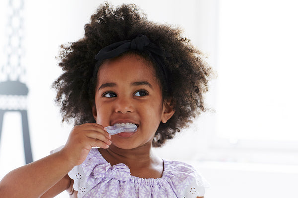 Jack n' Jill Dětský silikonový kartáček na zuby a dásně (1 ks)