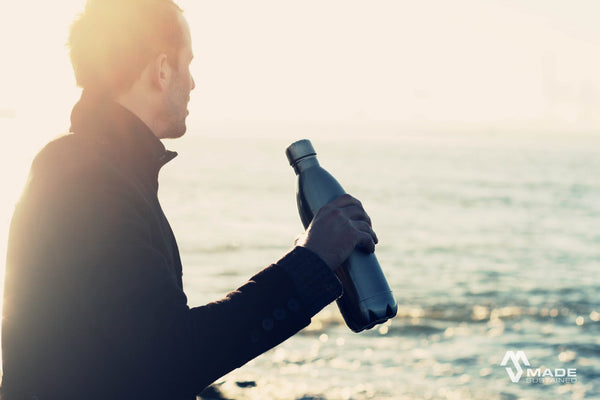 Made Sustained Termoska (1 l) - stříbrná