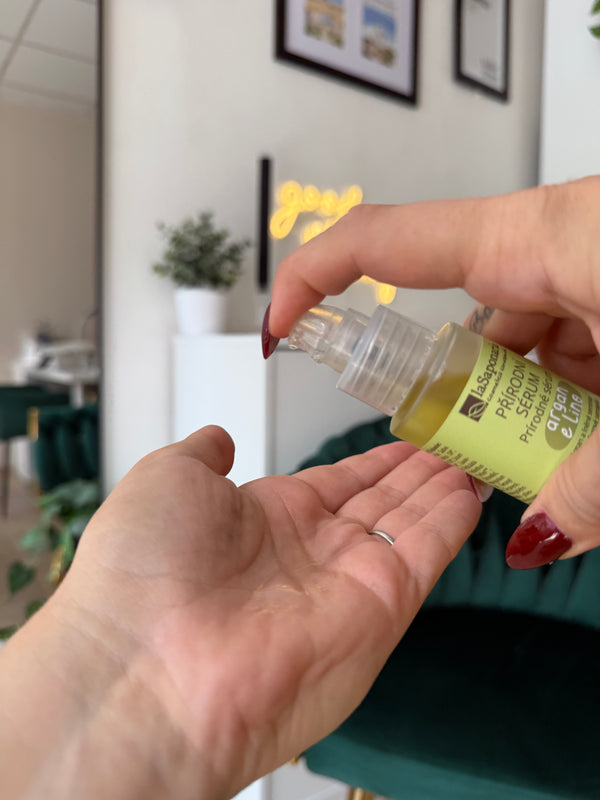 laSaponaria Přírodní sérum pro lámavé a krepaté vlasy (50 ml)