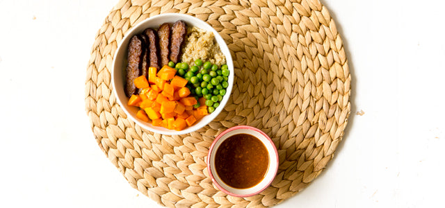 Quinoa bowl s uzeným tempehem