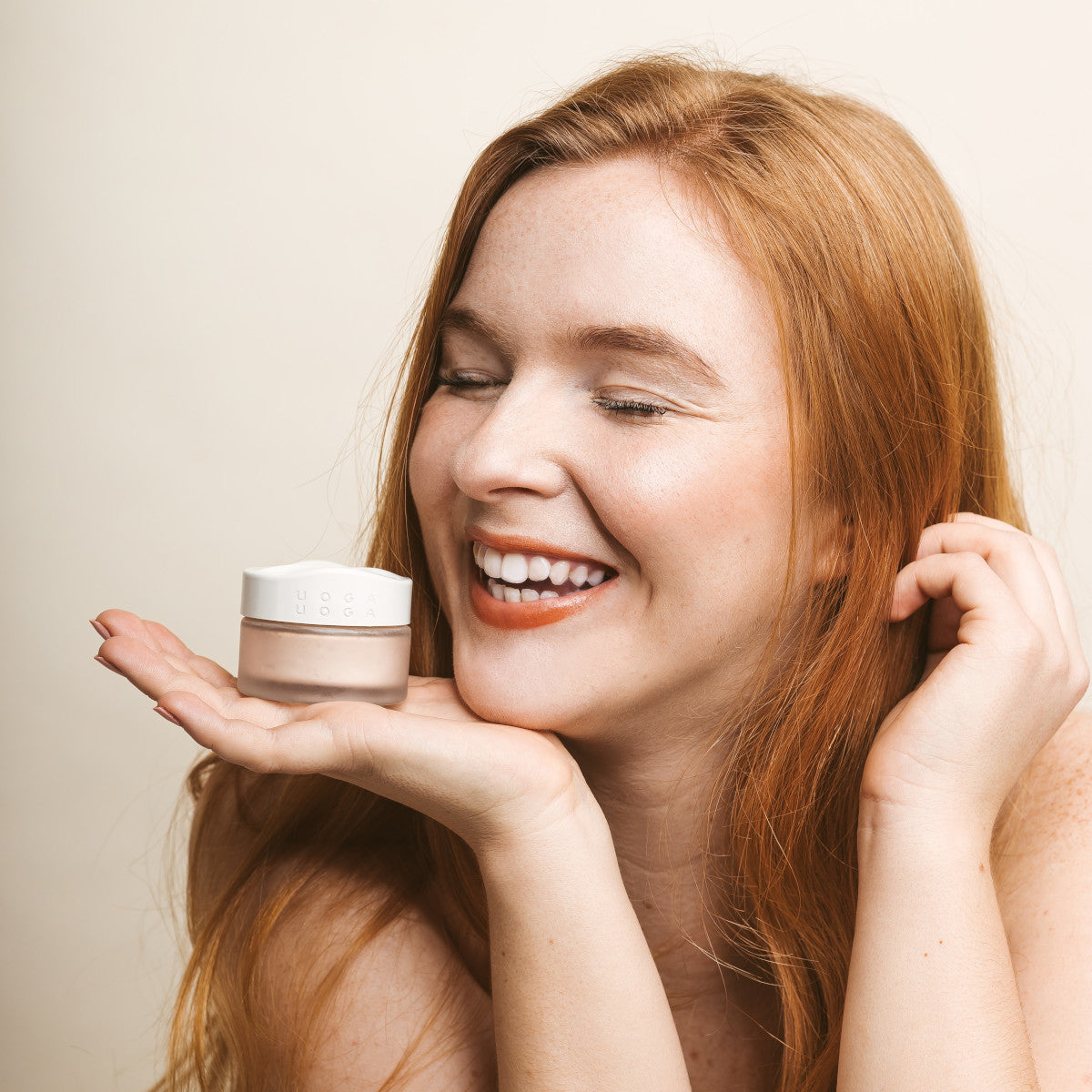 Uoga Uoga Minerání pudrový make-up s jantarem (10 g)