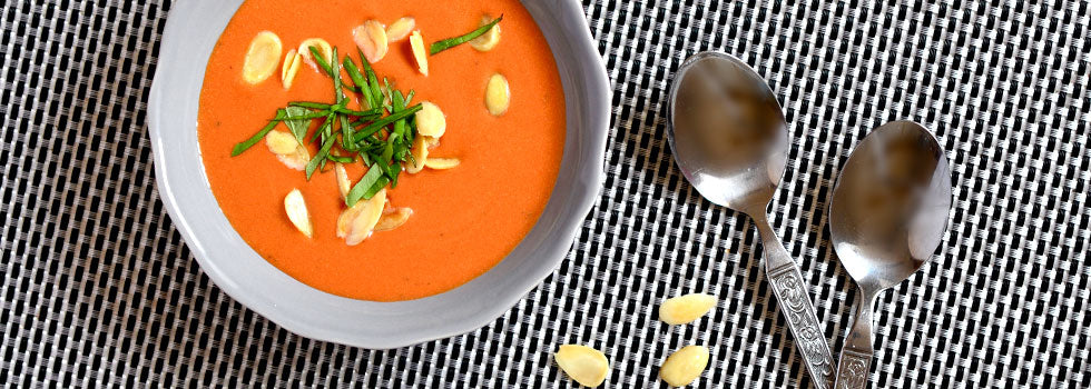 Rajčatovo-mandlová polévka