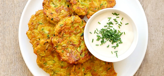 Quinoové placičky s citronovým dipem — videorecept