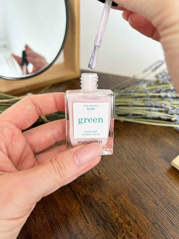 Manucurist Green schnoucí lak na nehty - Gloss (15 ml)