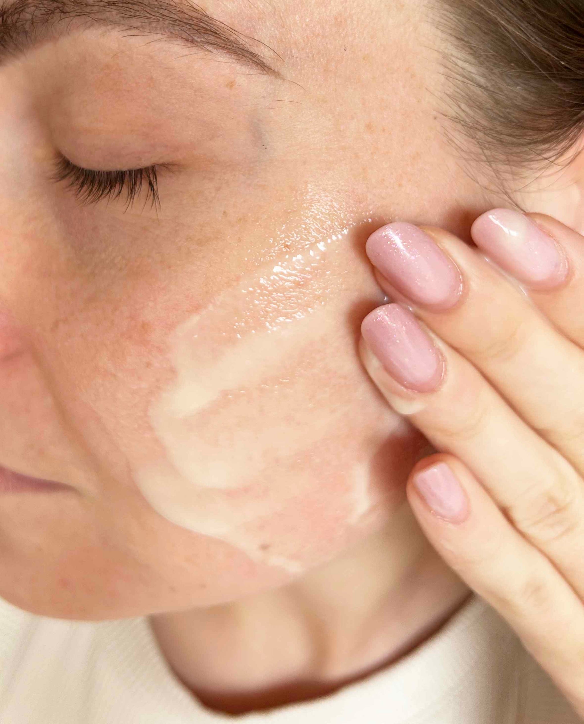 Uoga Uoga Pleťový čisticí gel My Best Friend s tea tree a tamanu BIO (250 ml)