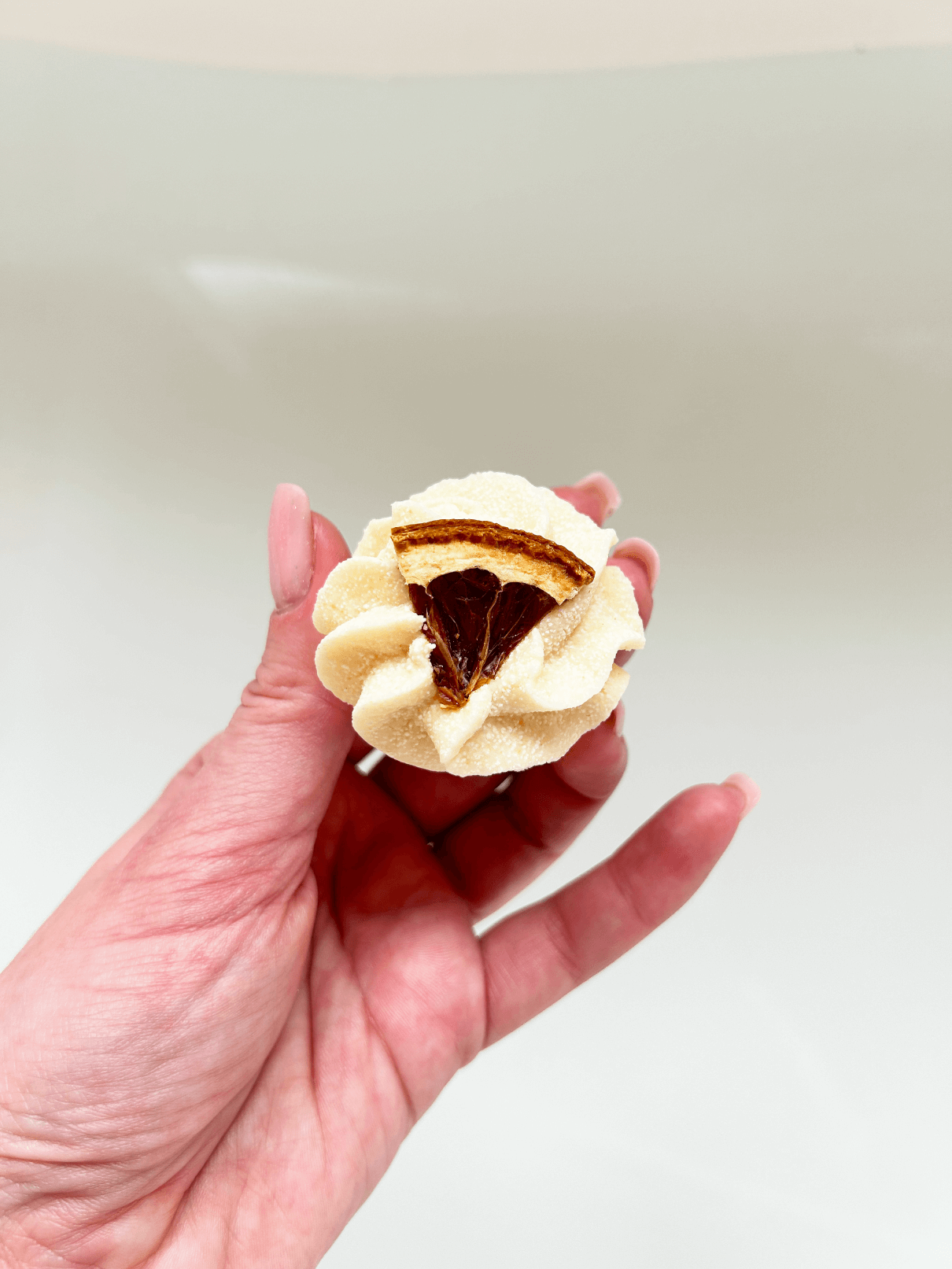 Velvety Koupelová bomba s rakytníkovým olejem - Pomeranč - muffin (45 g)
