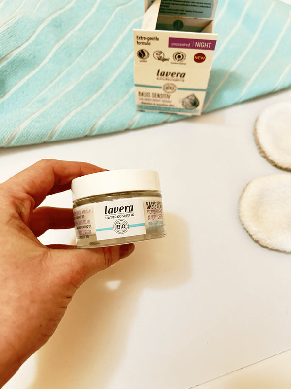 Lavera Basis Sensitive Zklidňující hydratační krém bez parfemace BIO - noční (50 ml)