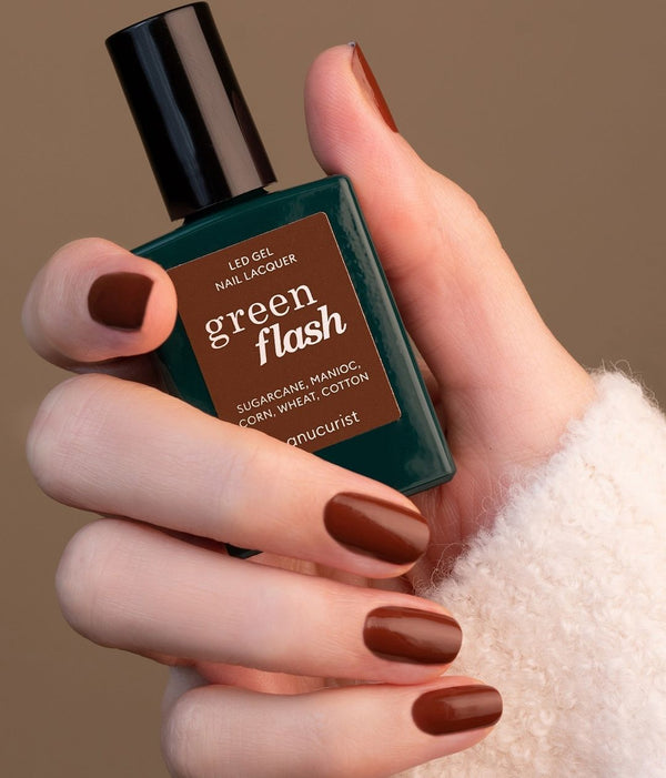 Manucurist Green Flash LED gel lak na nehty - Chestnut (15 ml)