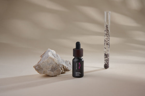 Kvitok Solution Zklidňující pleťové sérum Sensitive (15 ml)