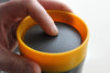 Circular Cup (340 ml) - černá/hořčicově žlutá
